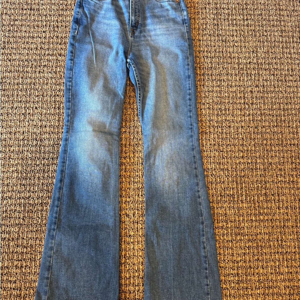 Old Navy Women's Flare Jeans in Blue